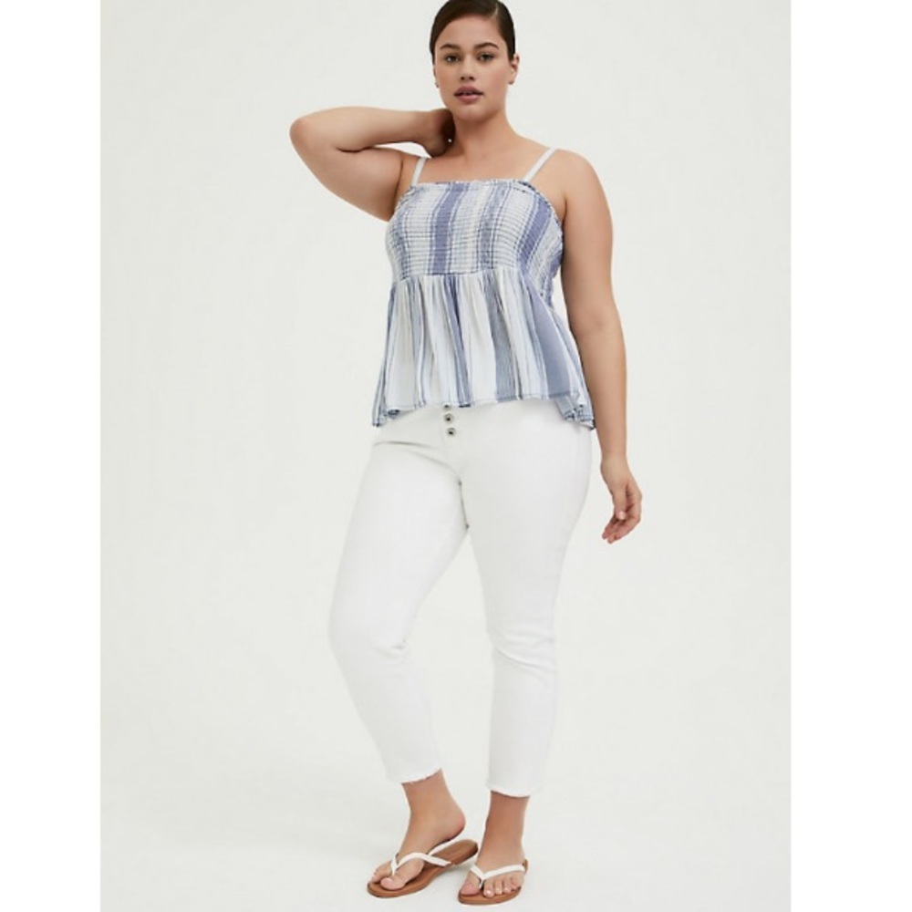 โจNWT Torrid Blue Striped Gauze Smocked Cami - Picture 4 of 9